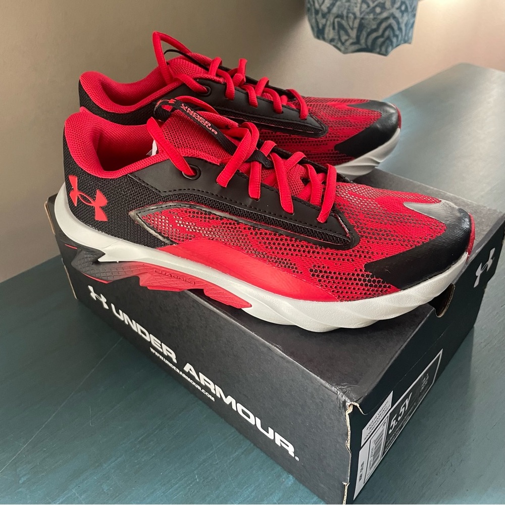 Brand new, still in box Under armor sneakers